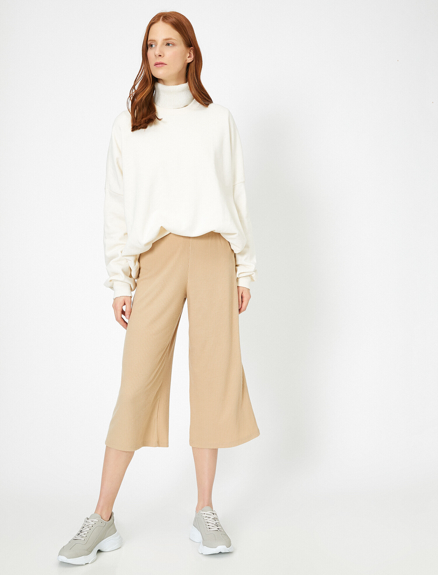   Düğme Detaylı Tişört