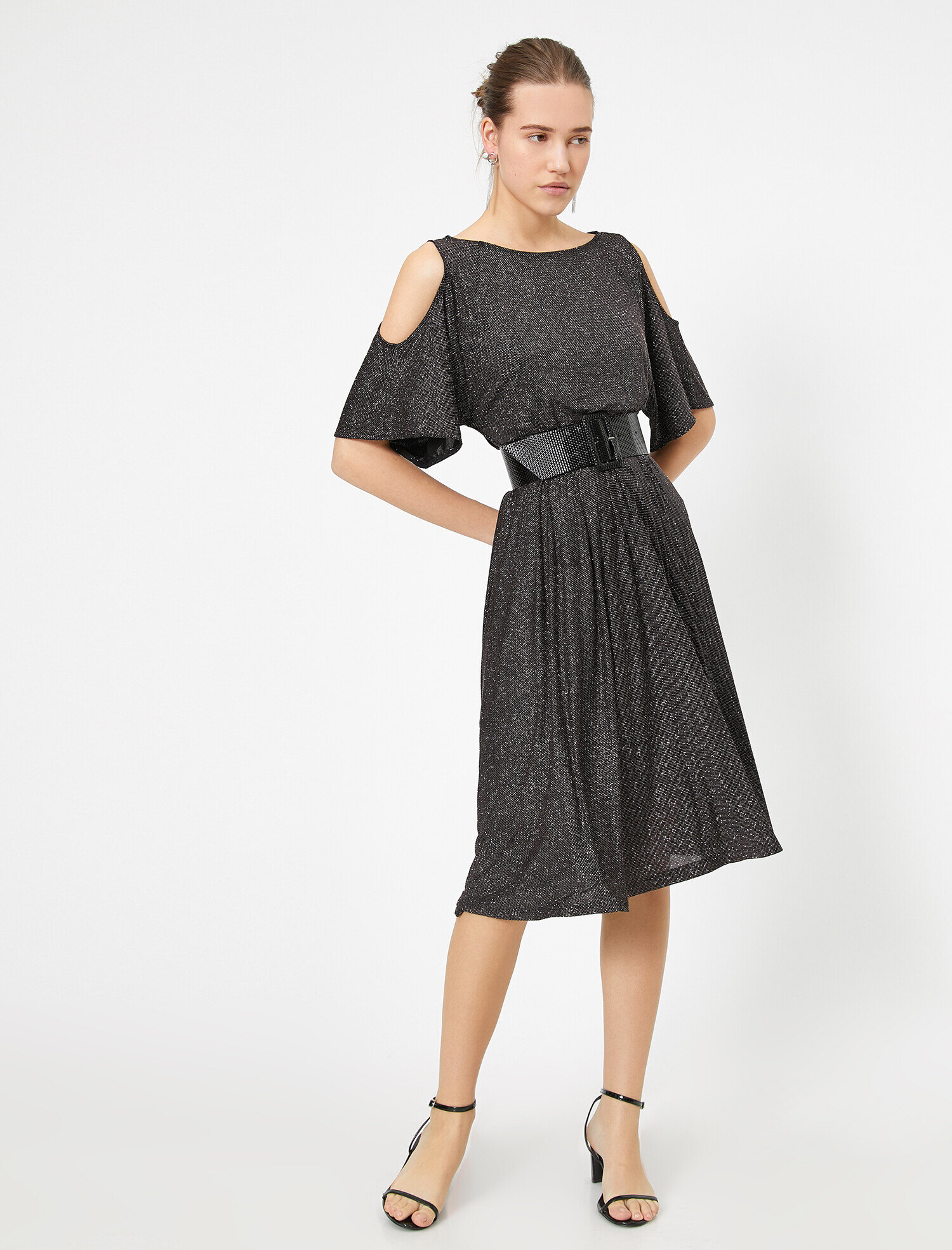   Omuz Detaylı Abiye Elbise