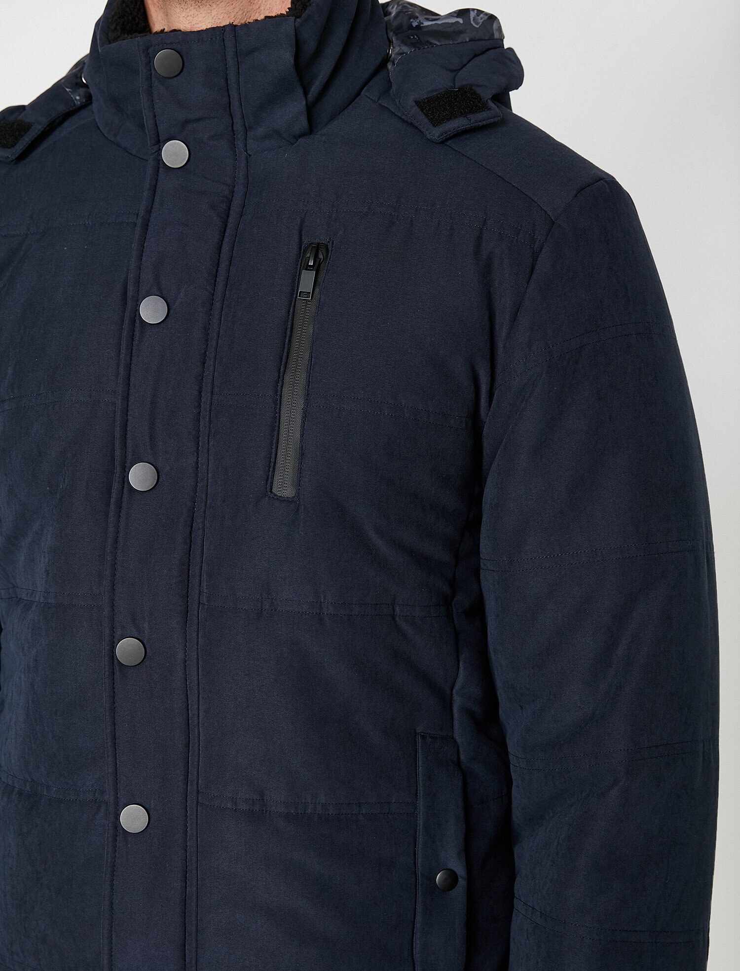   Deri Görünümlü Mont