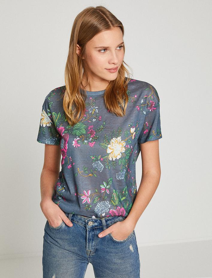  Çiçekli Tişört