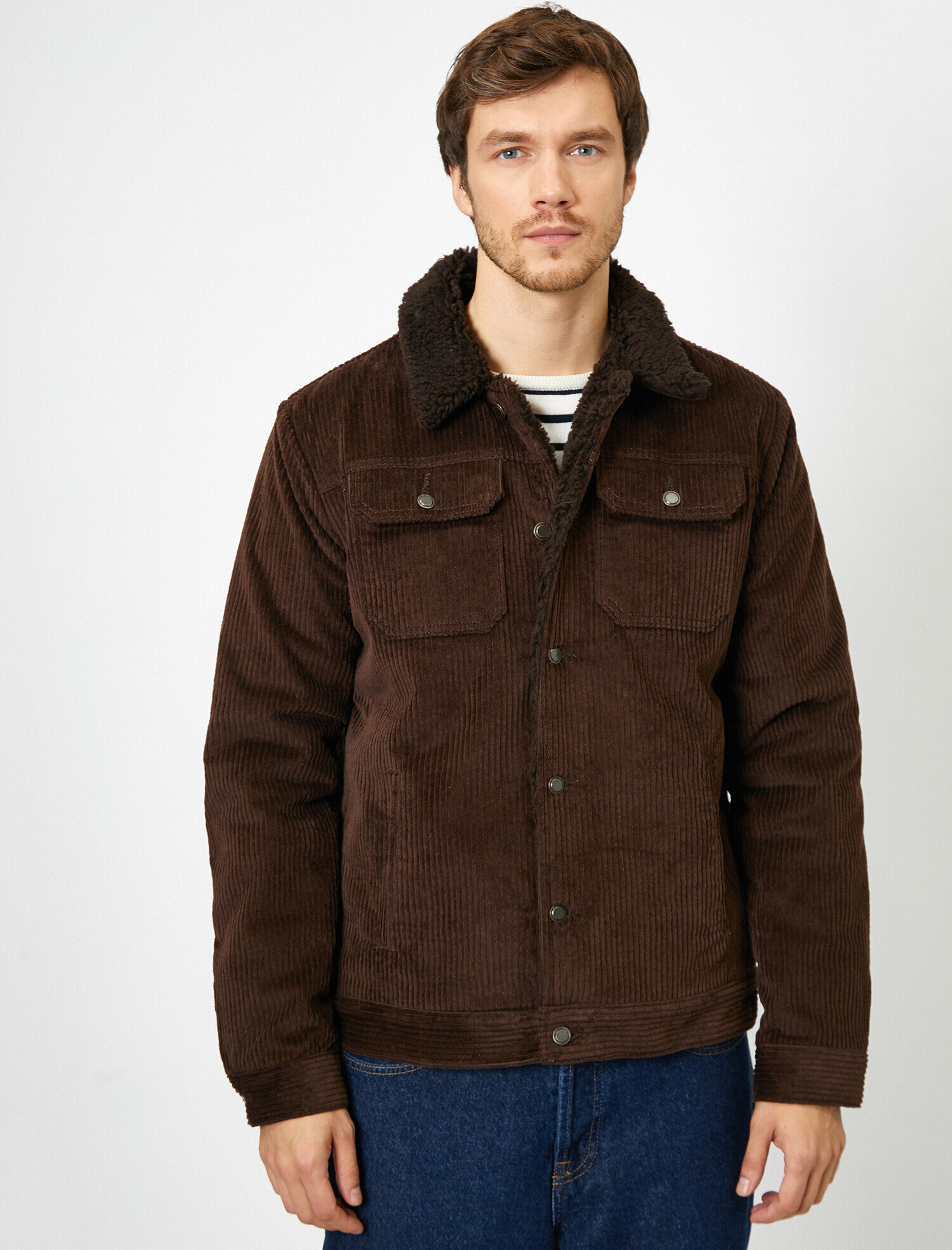 Yakası ve İçi Suni Kürklü Mont