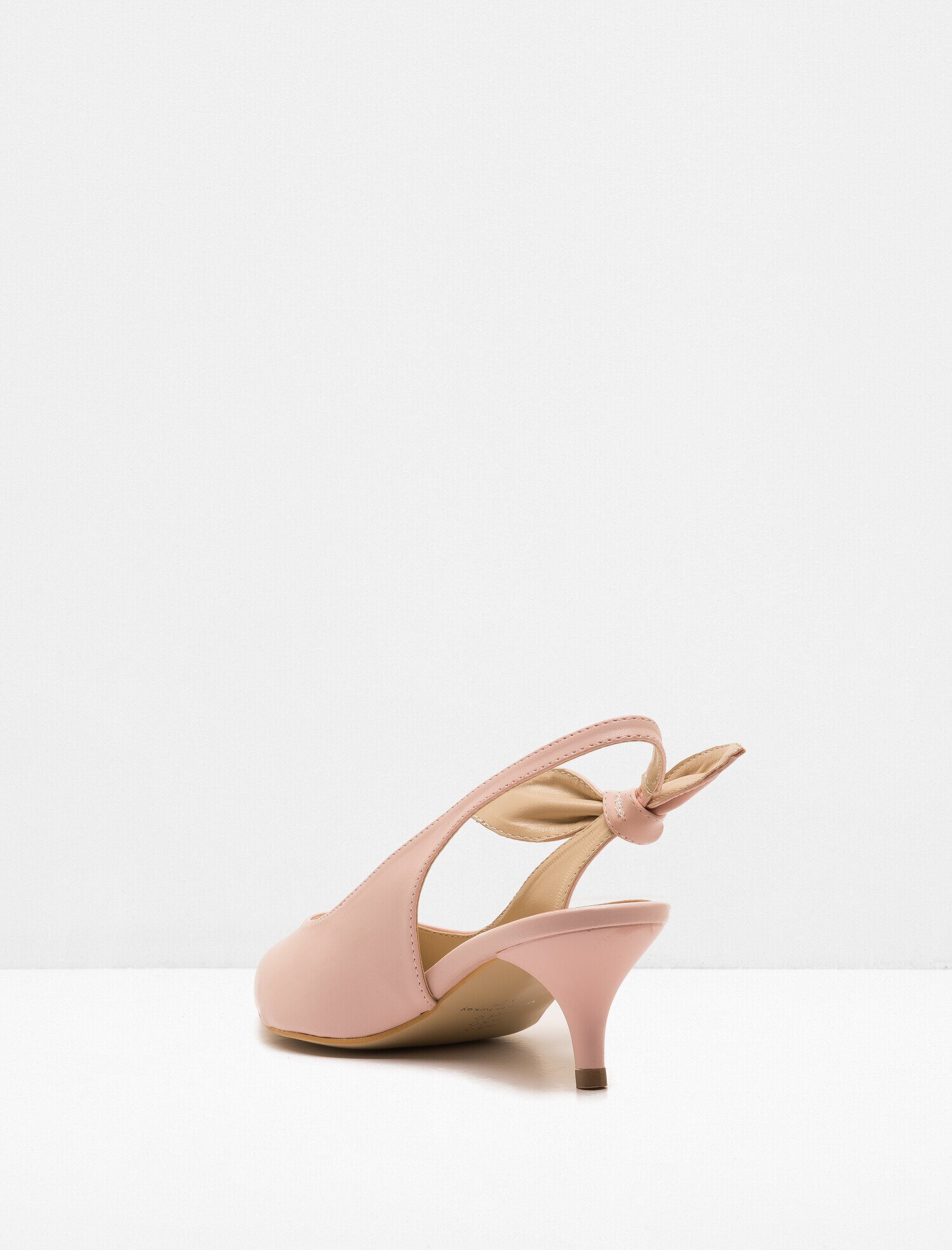  Kadın Fiyonk Detaylı Topuklu Ayakkabı