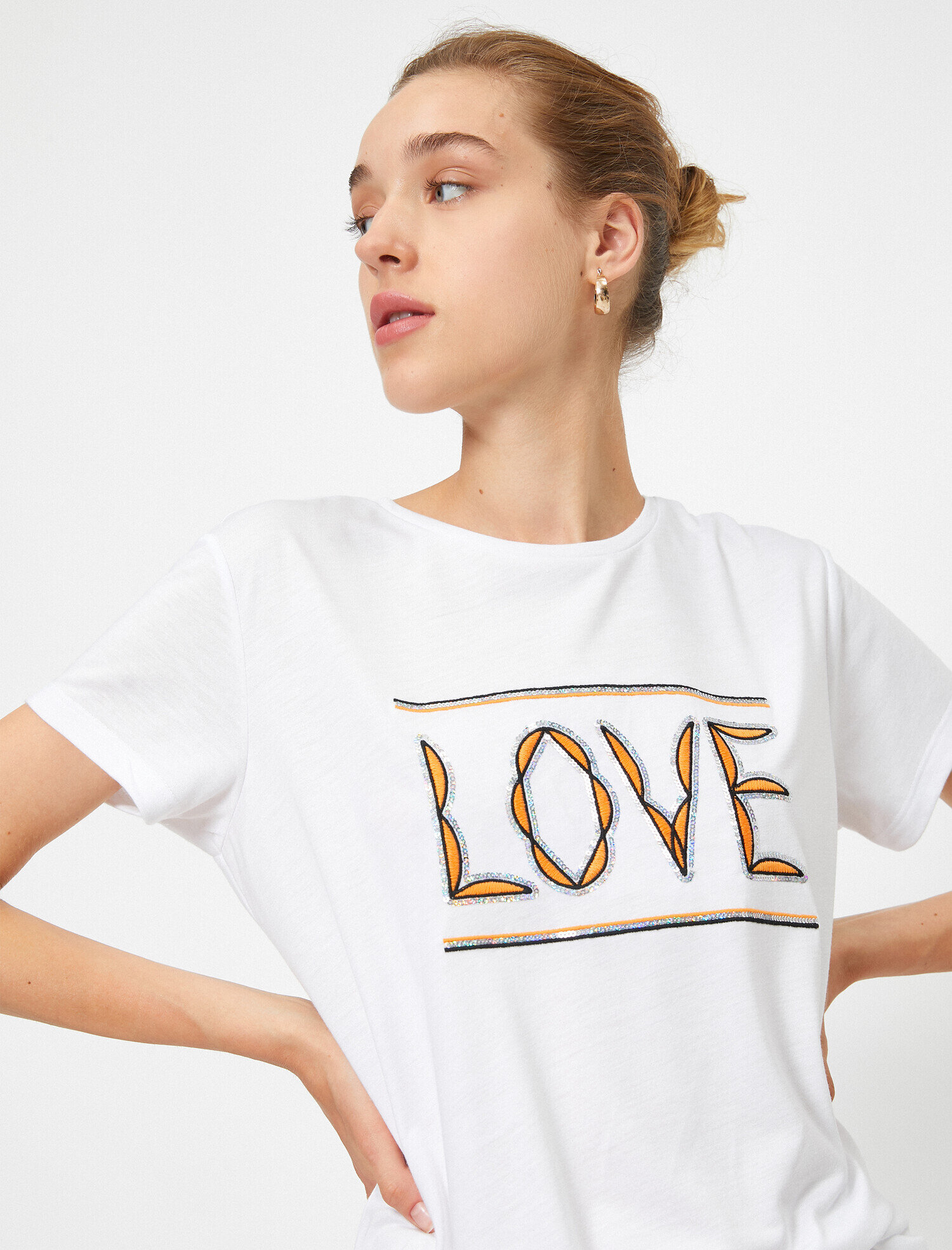   Bisiklet Yaka Kusa Kollu Pullu Tişört