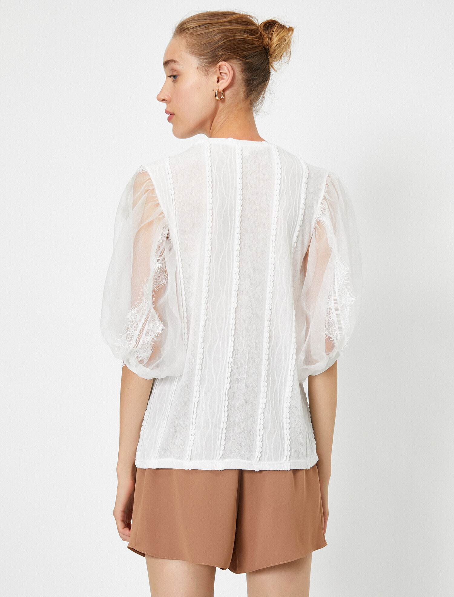   Bisiklet Yaka Kısa Kollu Tül Detaylı Tişört