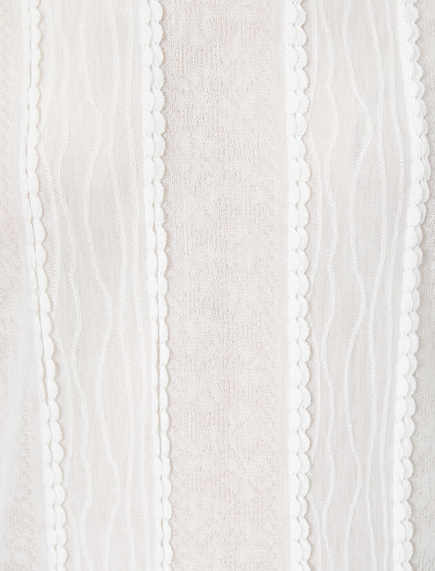   Bisiklet Yaka Kısa Kollu Tül Detaylı Tişört