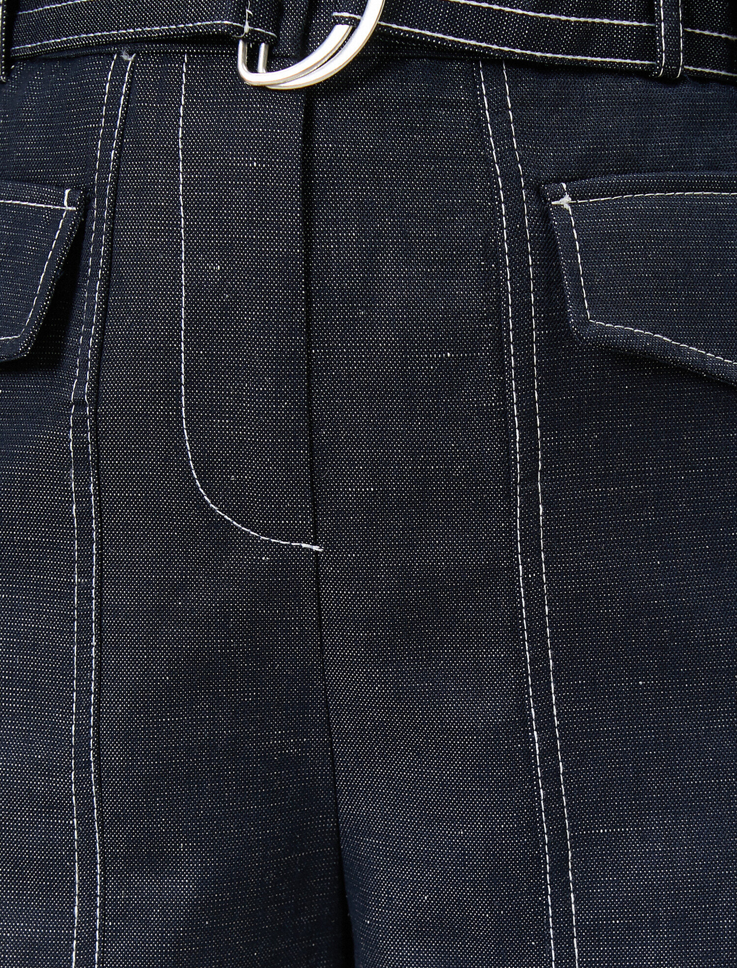   Kemer Detaylı Şort