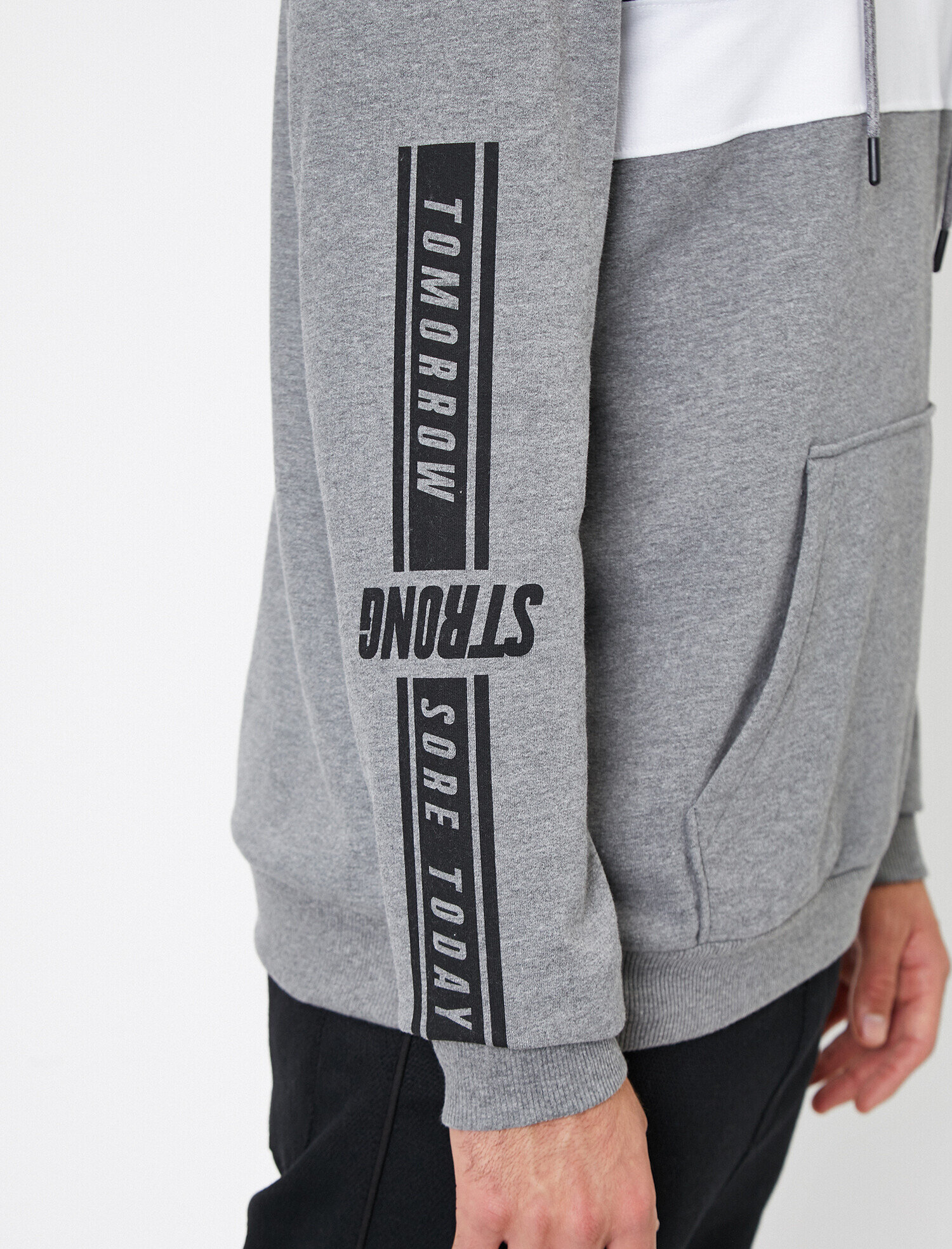   Kapüşonlu Sweatshirt