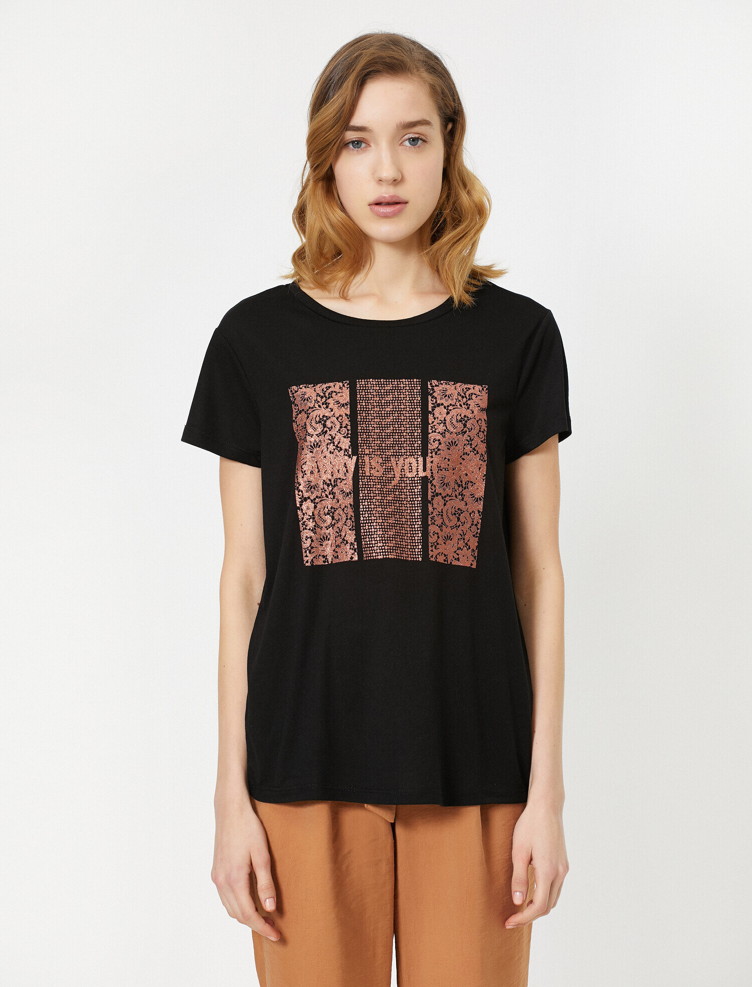   Yazı Baskılı Şal Desenli Tişört