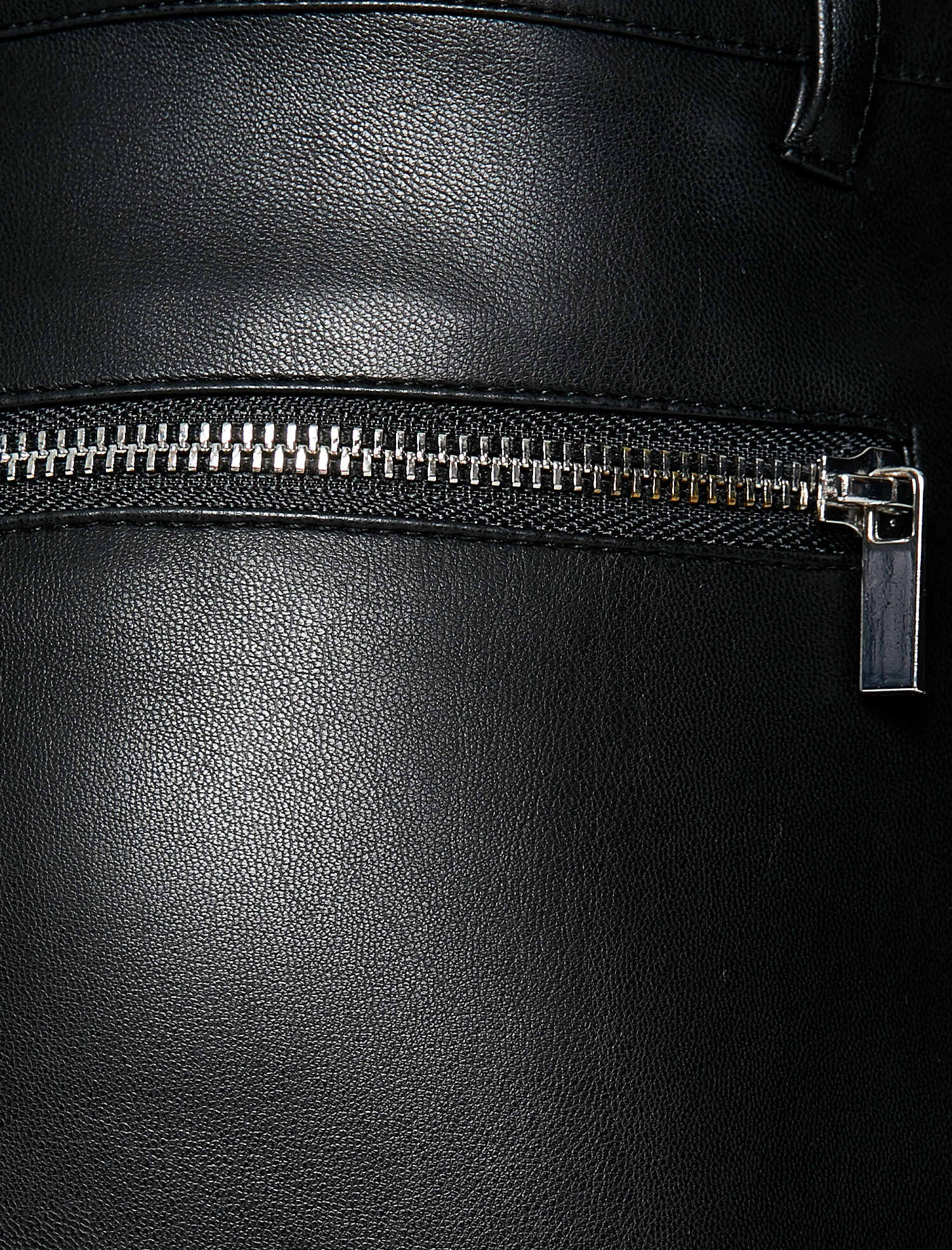   Deri Görünümlü Pantolon