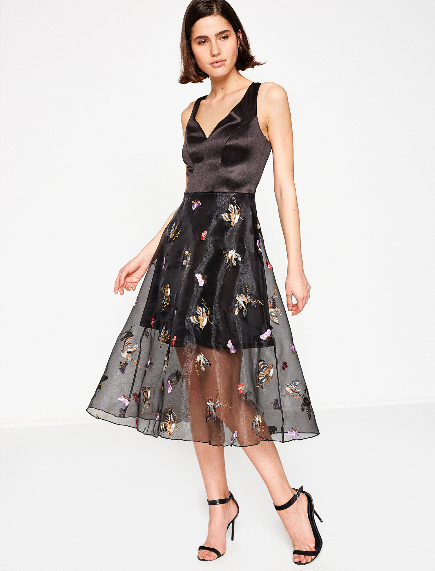   Tül Detaylı Elbise