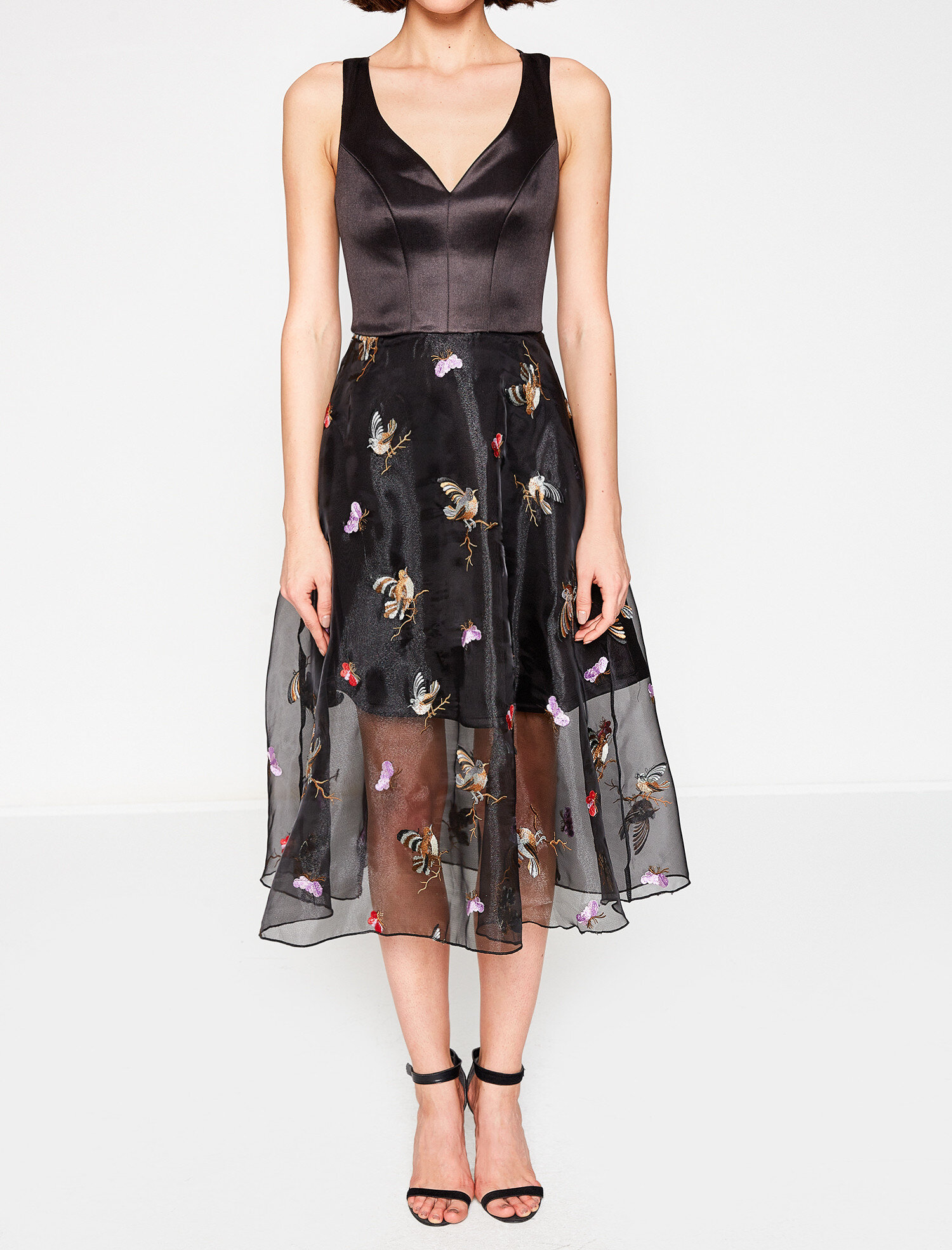   Tül Detaylı Elbise