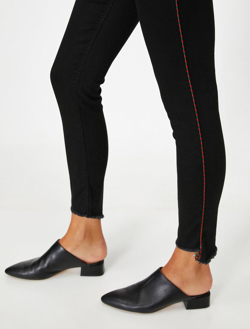   High Waist Embroidered Cigarette Jeans