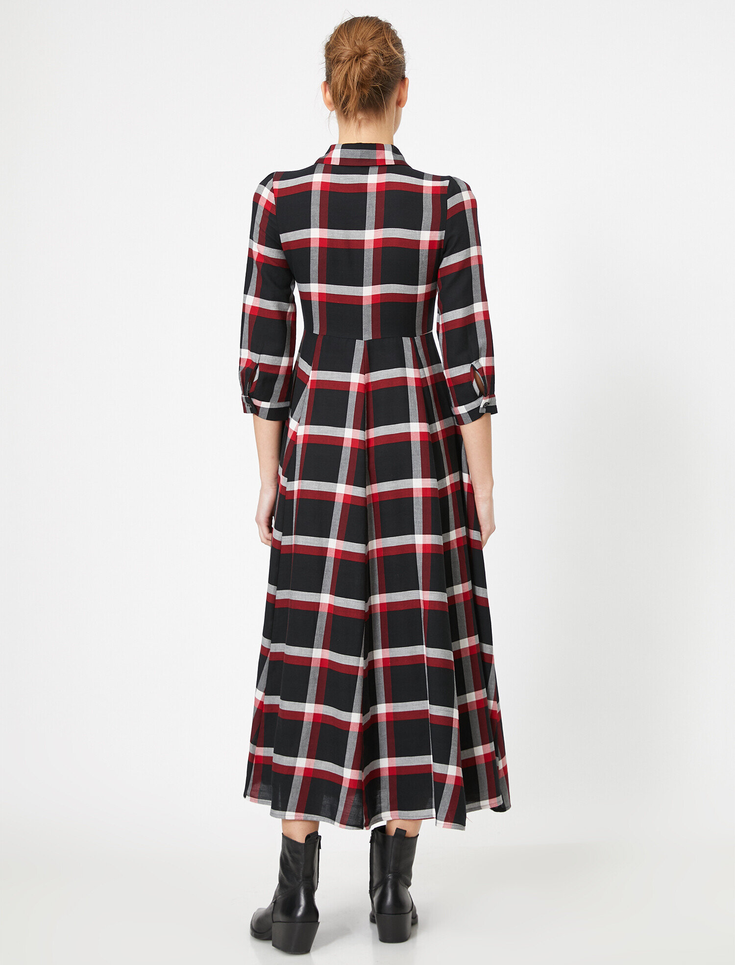   Gömlek Yaka Düğme Detaylı Ekoseli Uzun Elbise