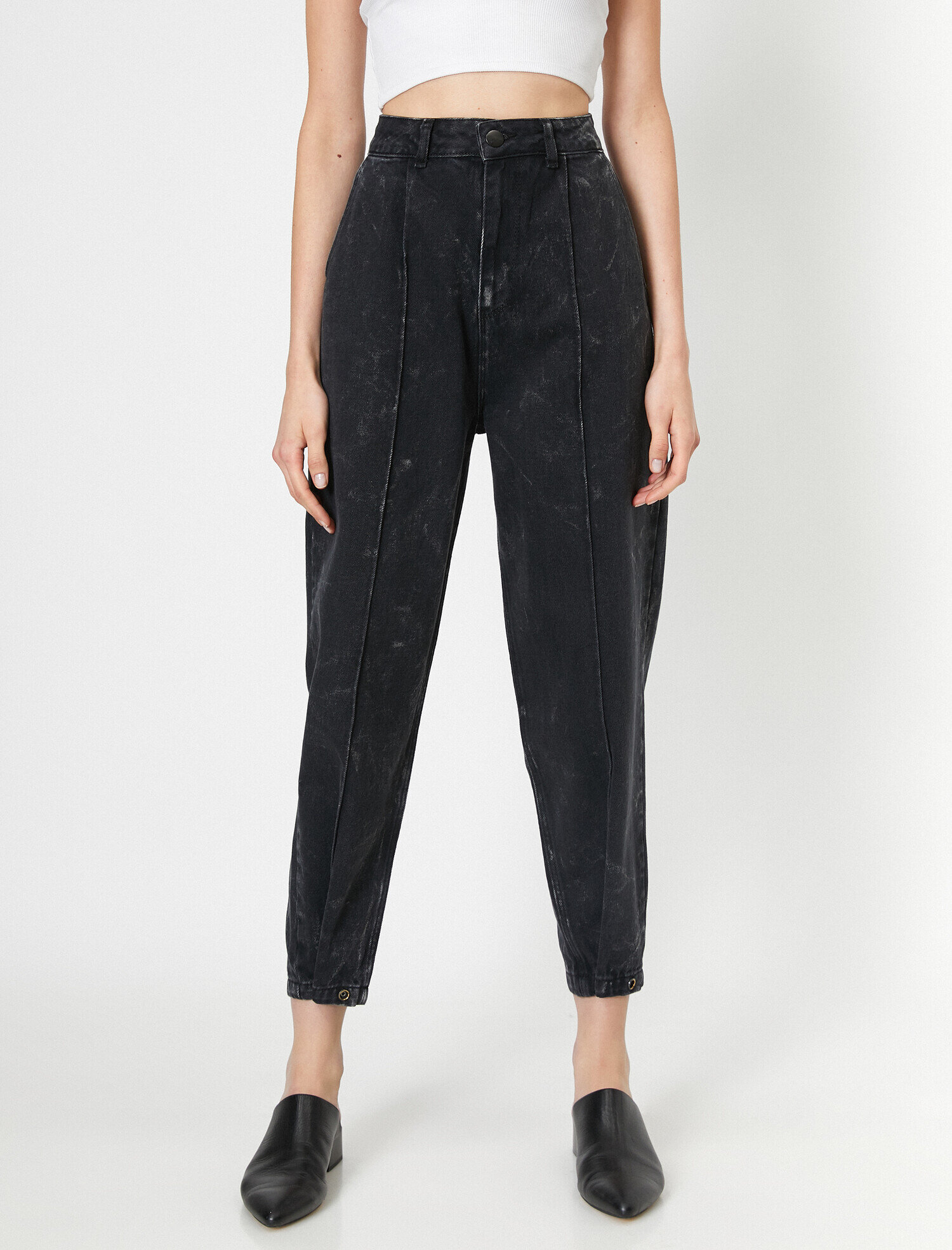   Mom Jeans