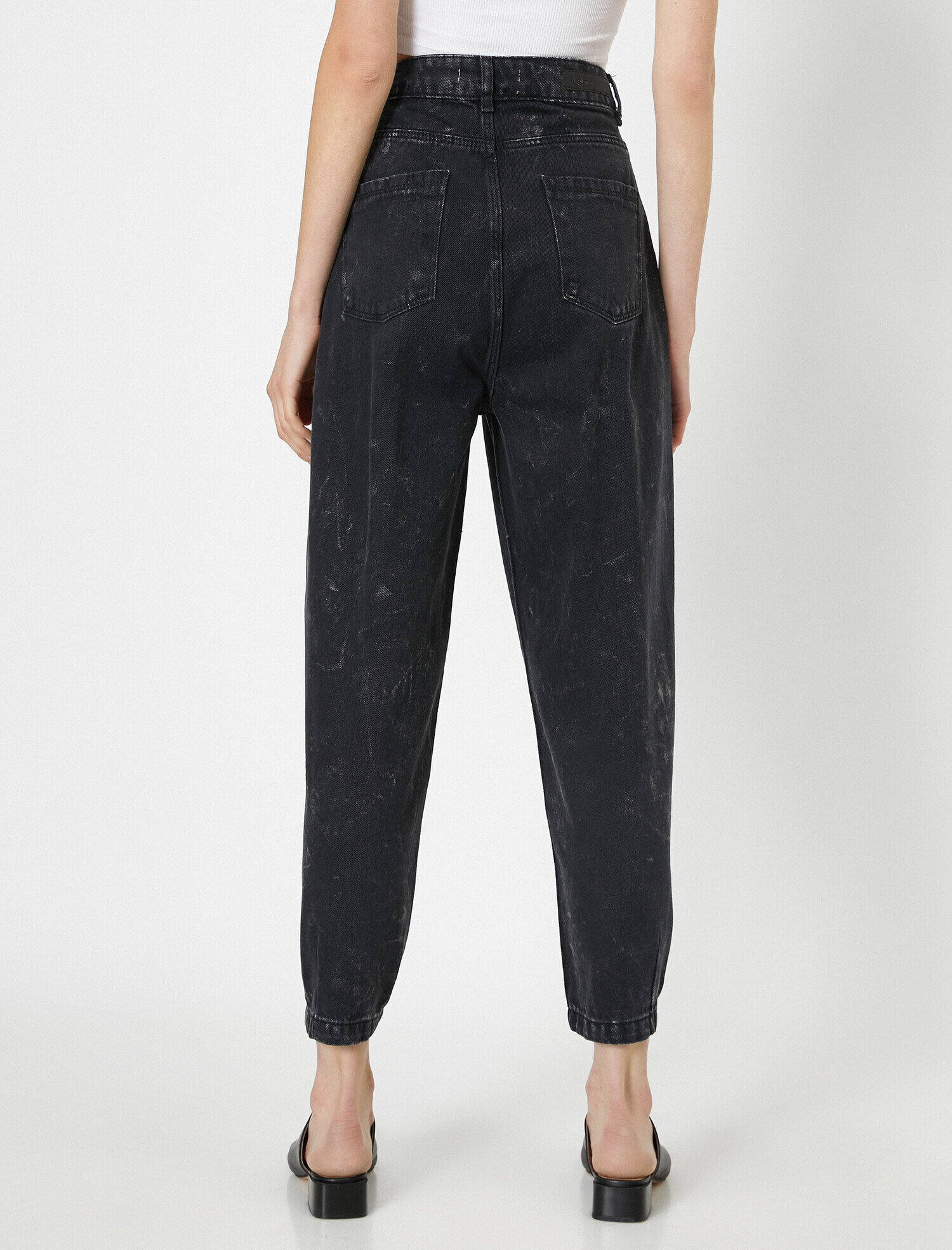   Mom Jeans