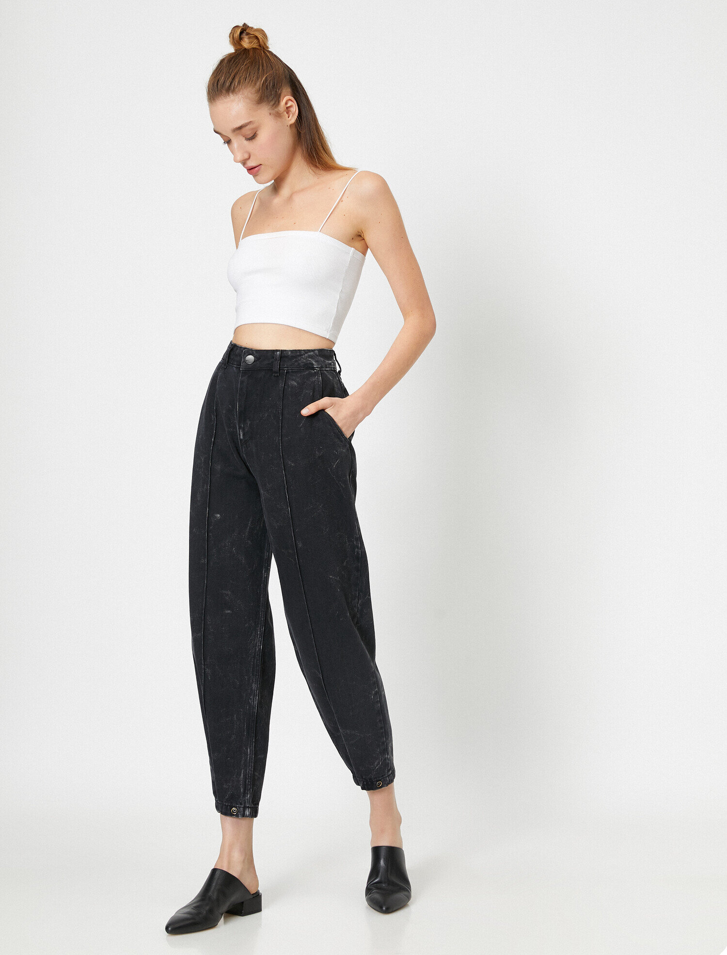   Mom Jeans