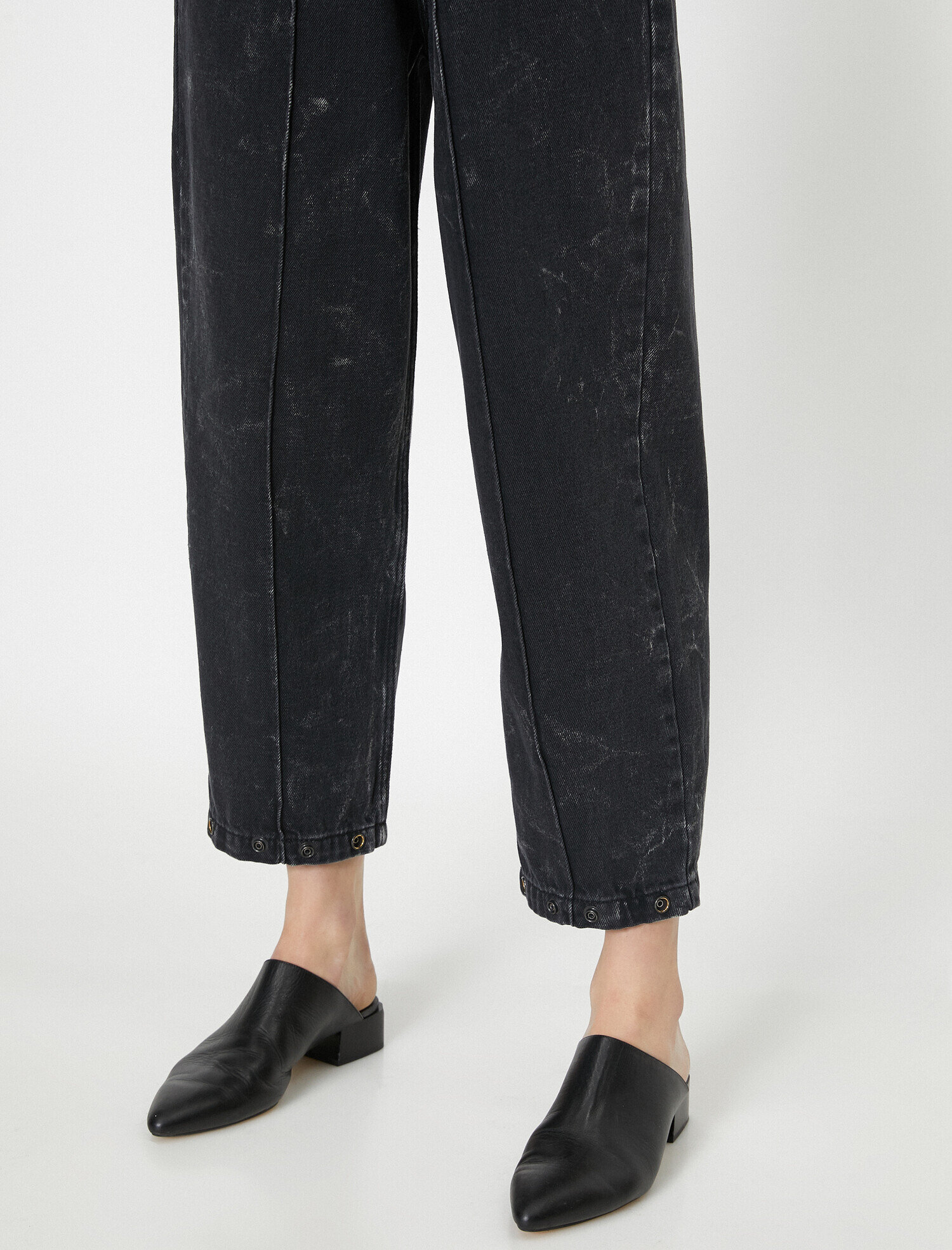   Mom Jeans