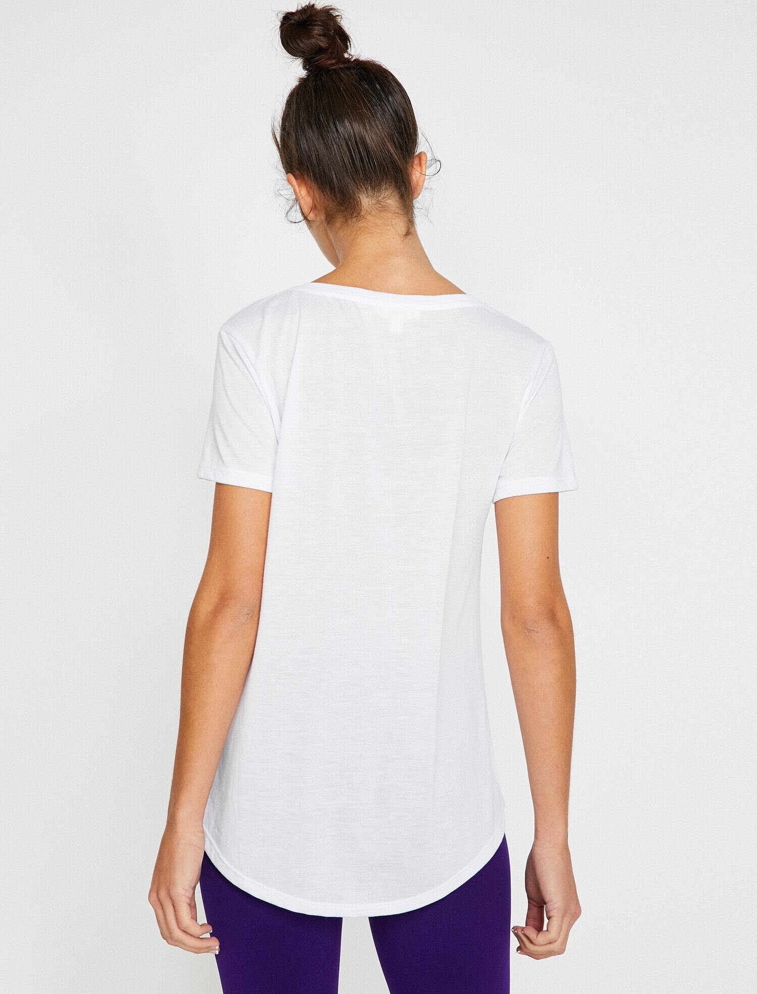   Pul Detaylı Tişört