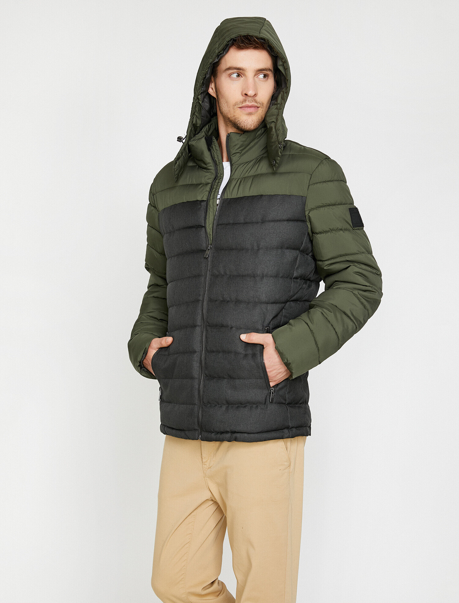   Kapüşonlu Şişme Mont