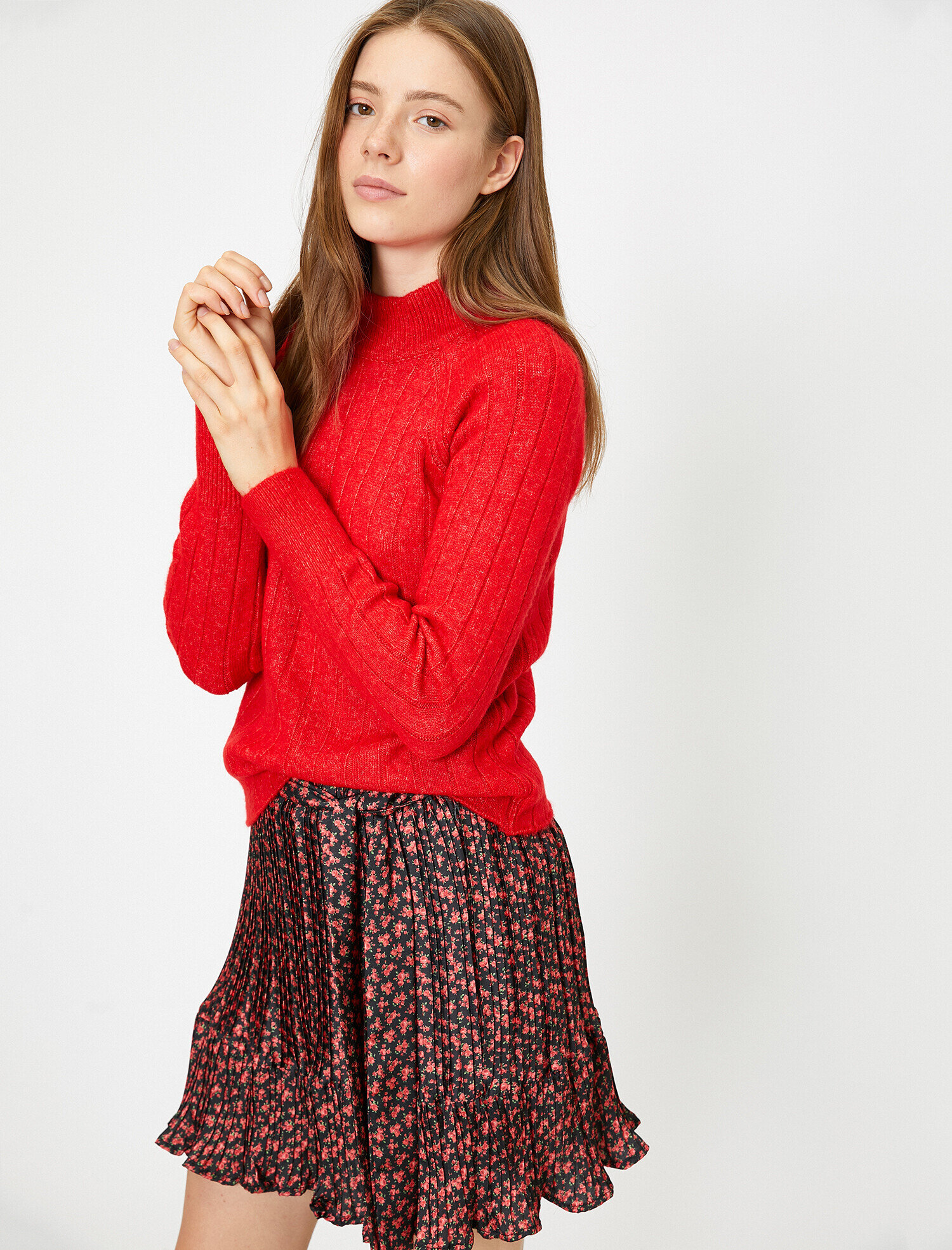   Yüksek Yaka Triko Kazak