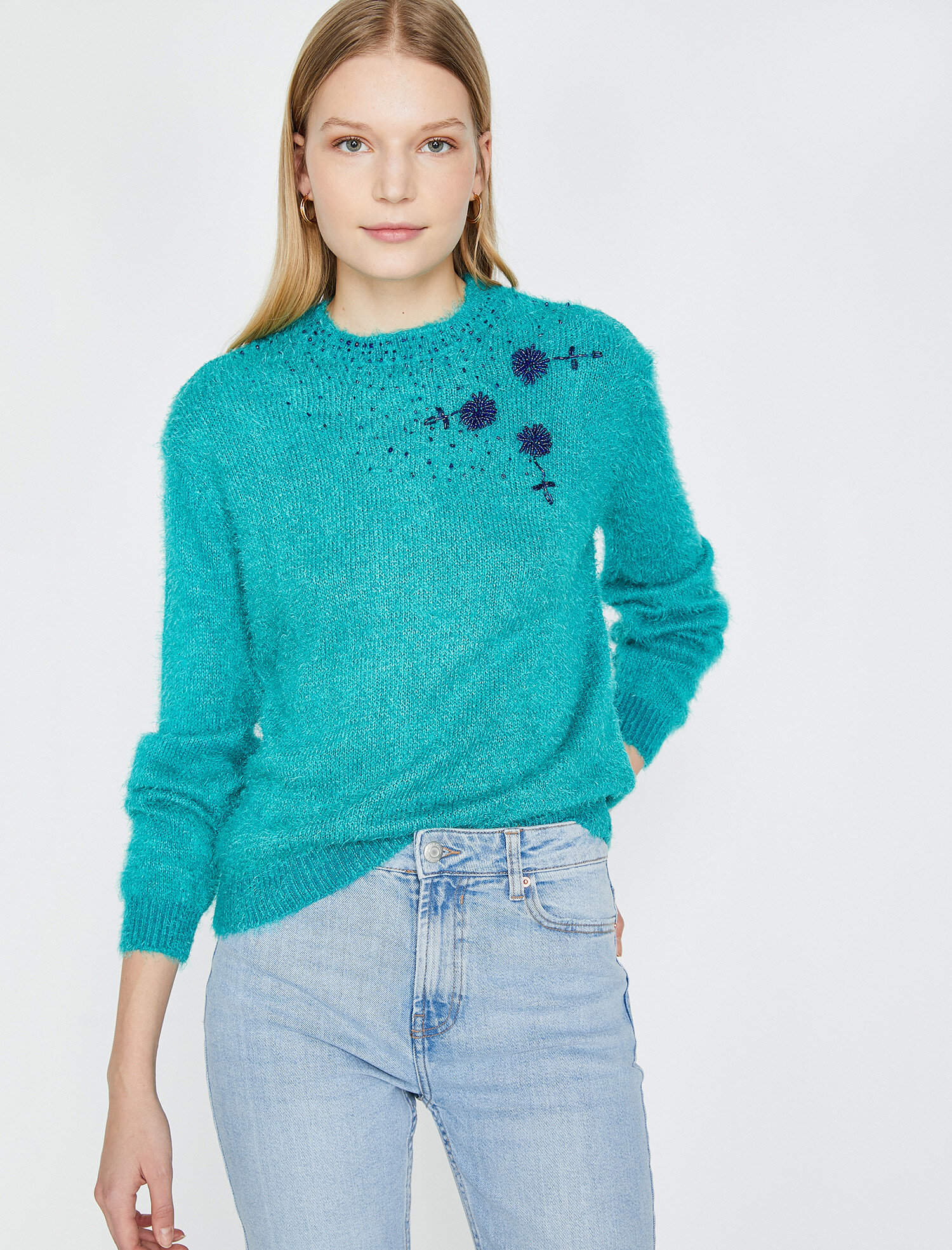   Boncuk İşlemeli Triko Kazak