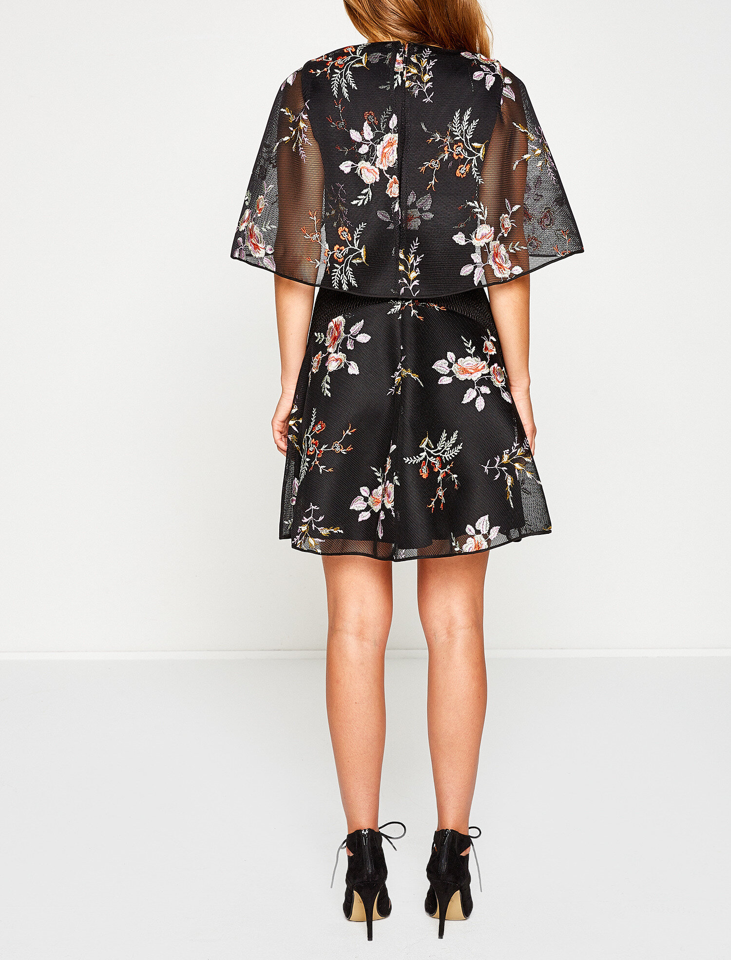   Zeynep Tosun for Koton Elbise
