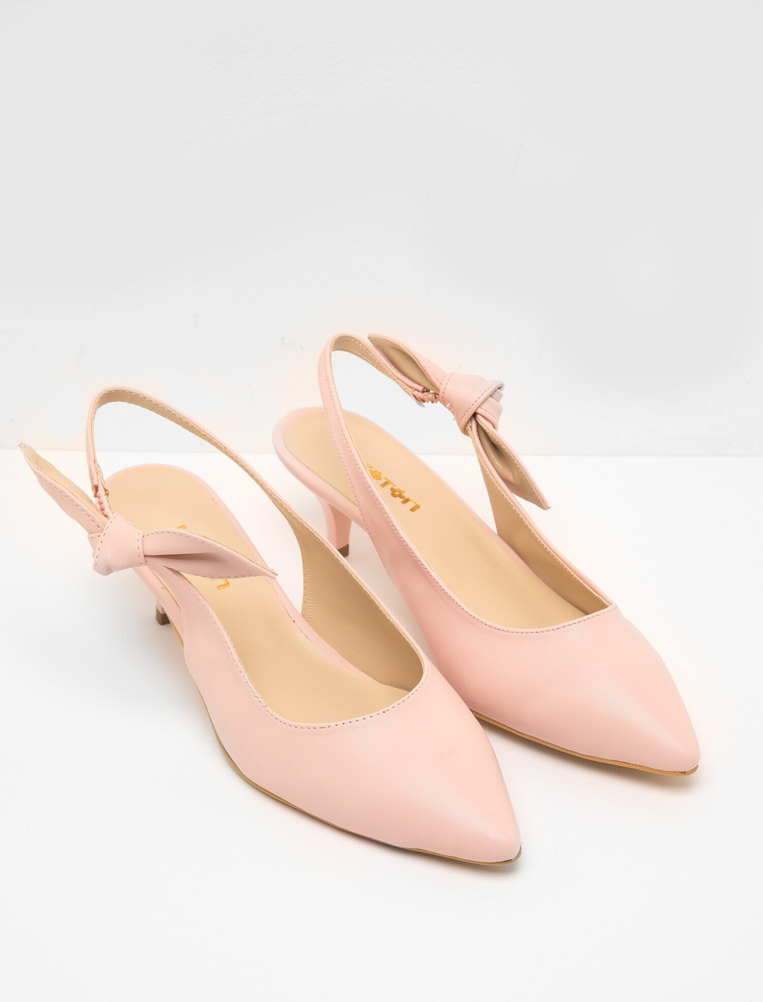  Kadın Fiyonk Detaylı Topuklu Ayakkabı