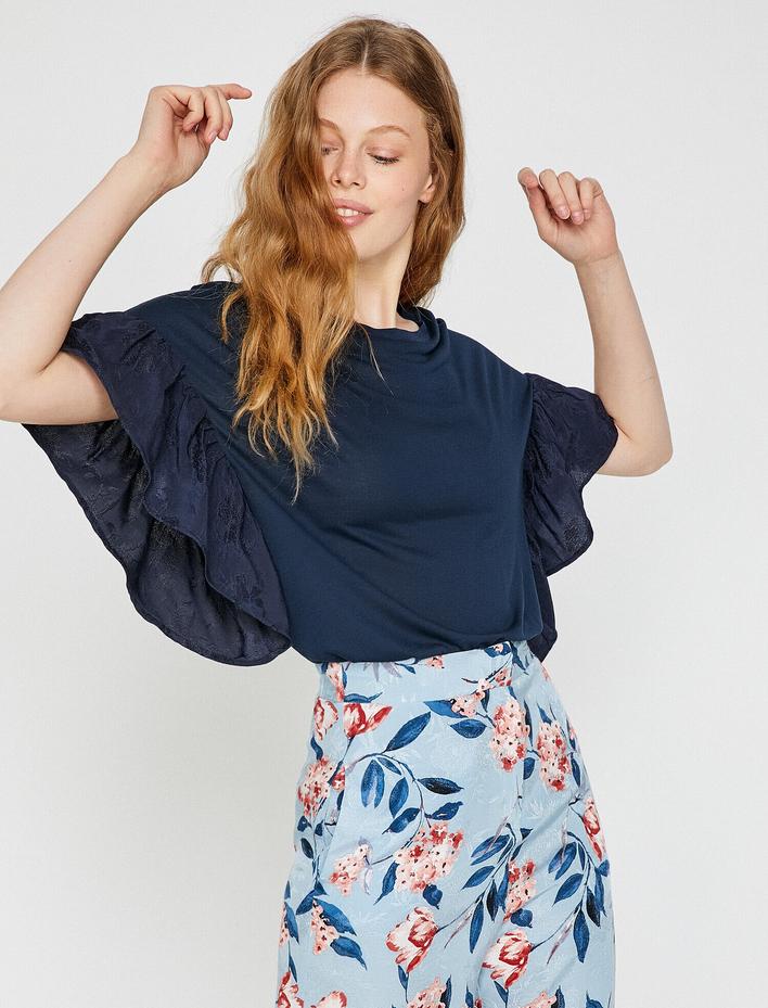  Fırfır Detaylı Tişört