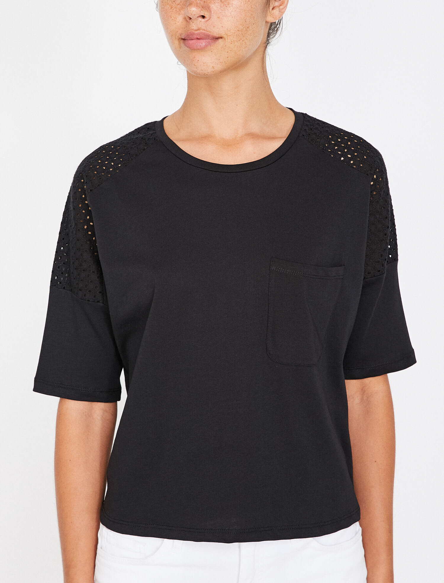   Cep Detaylı Tişört