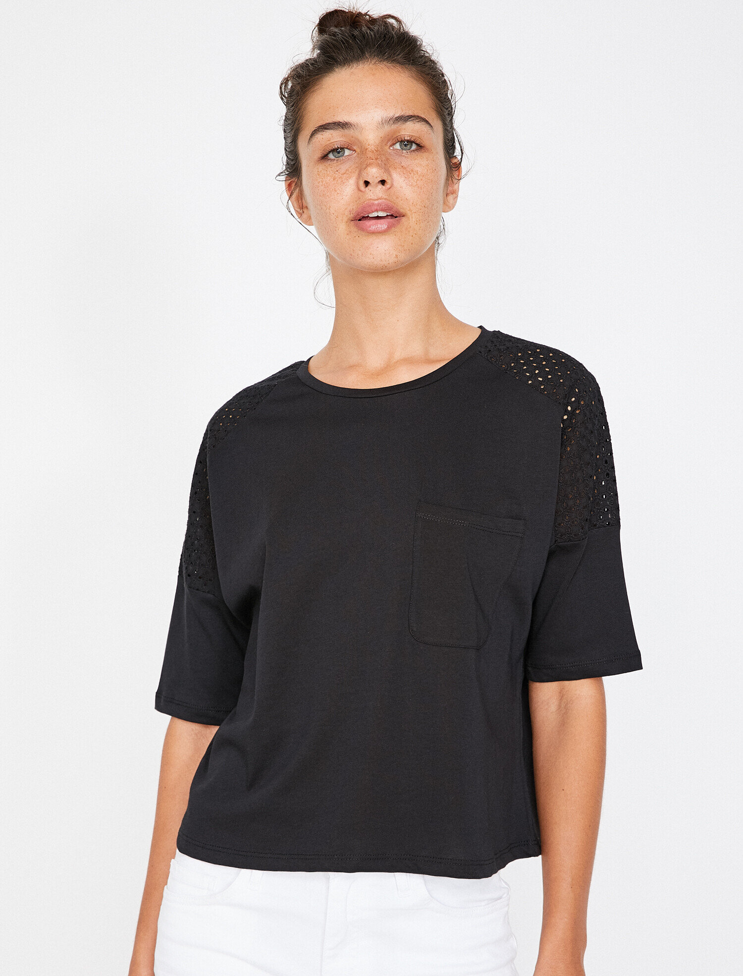   Cep Detaylı Tişört