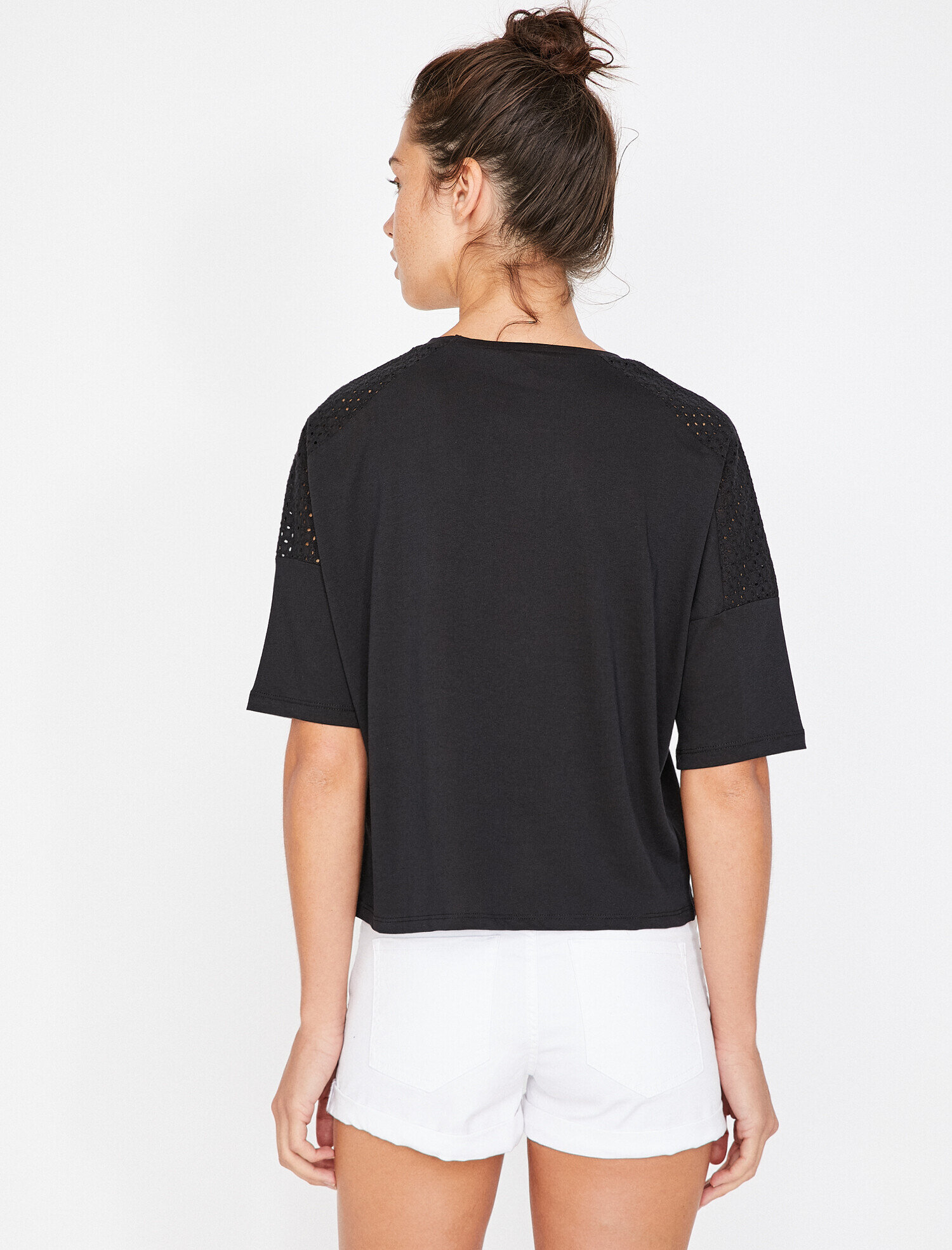   Cep Detaylı Tişört