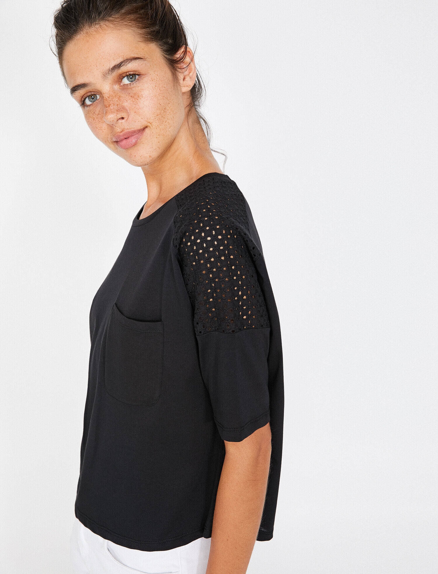   Cep Detaylı Tişört