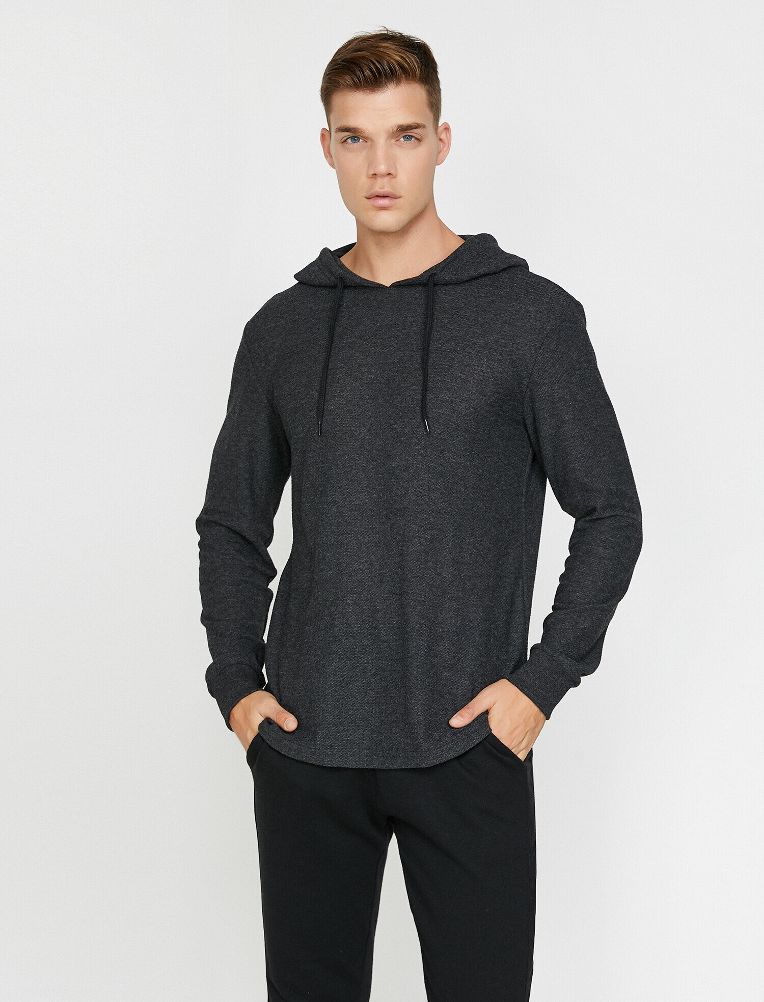   Kapüşonlu Tişört