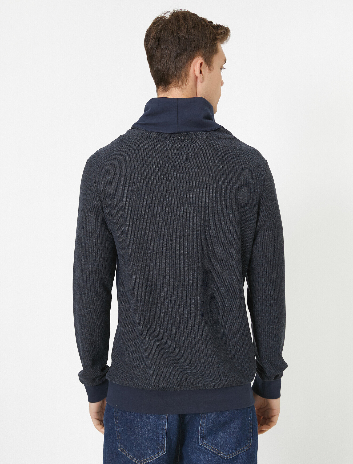   Degaje Yaka Uzun Kollu Sweatshirt
