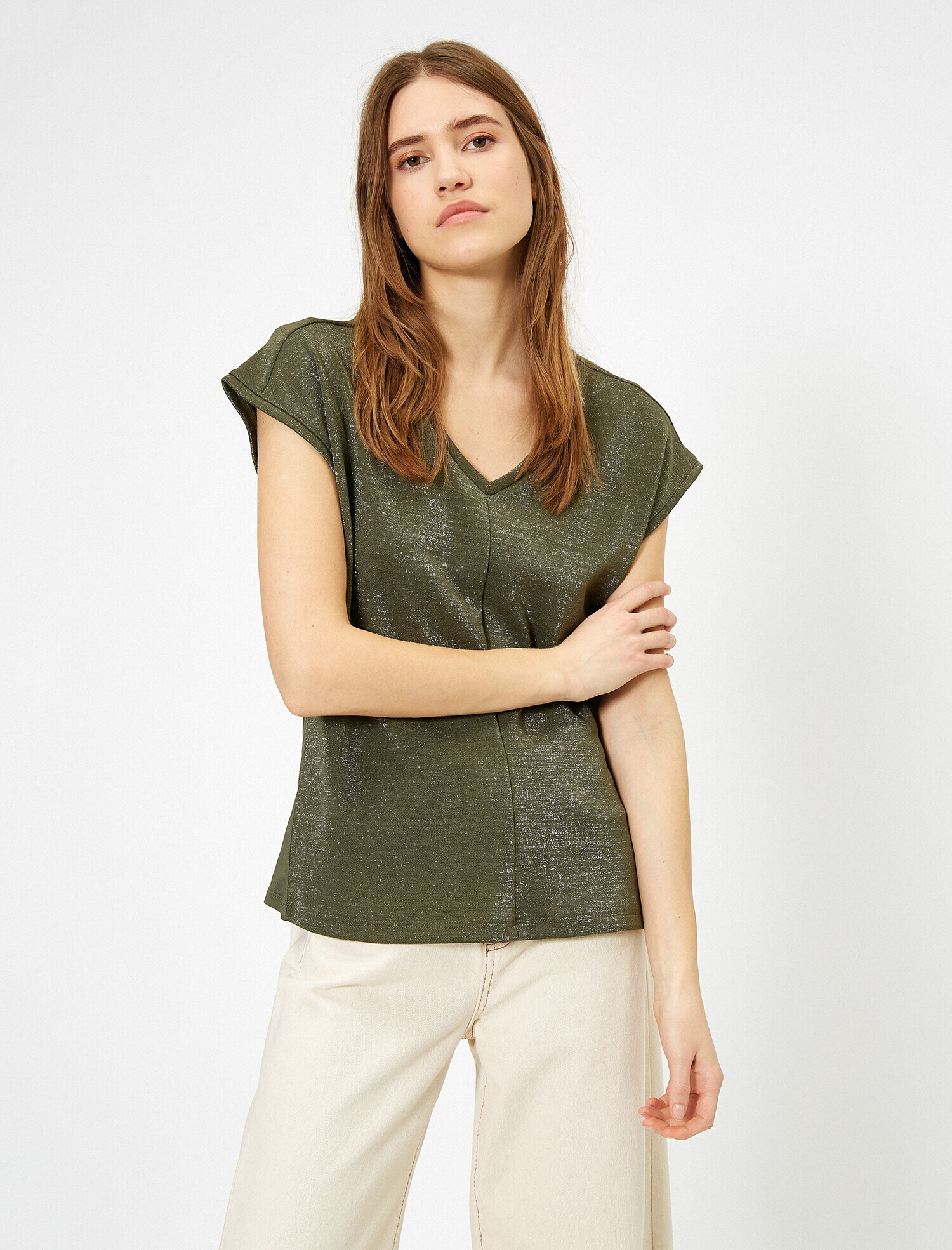   Sim Detaylı V Yaka Kısa Kollu Tişört