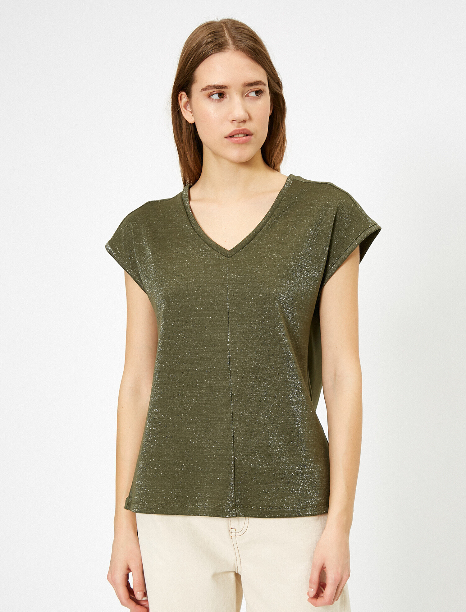   Sim Detaylı V Yaka Kısa Kollu Tişört