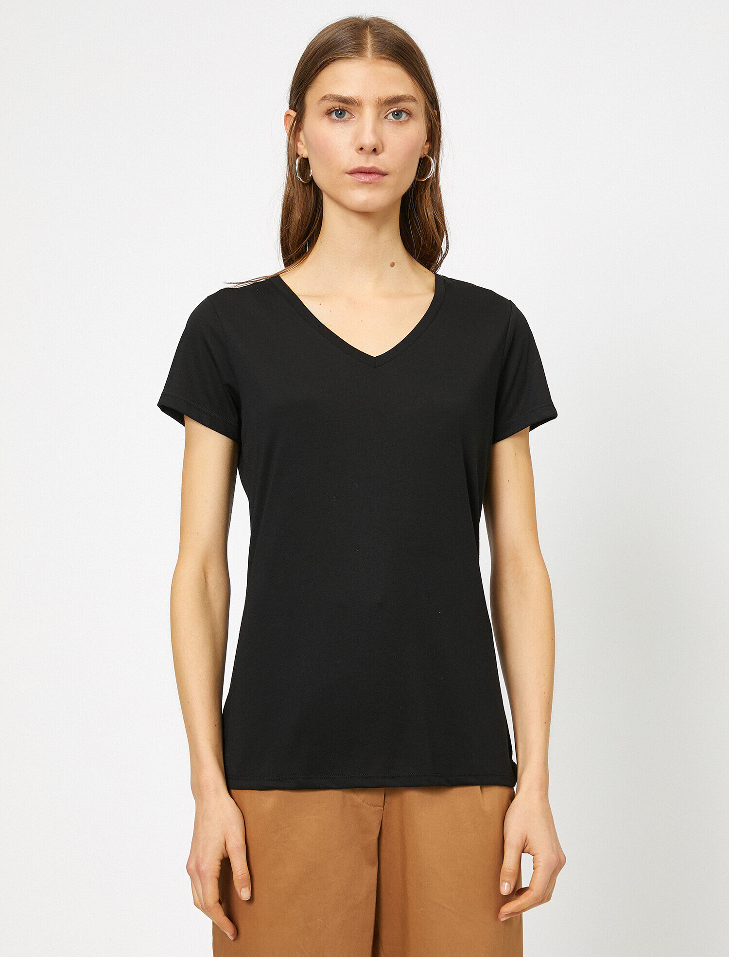   V Yaka Rahat Kalıp Basic Tişört