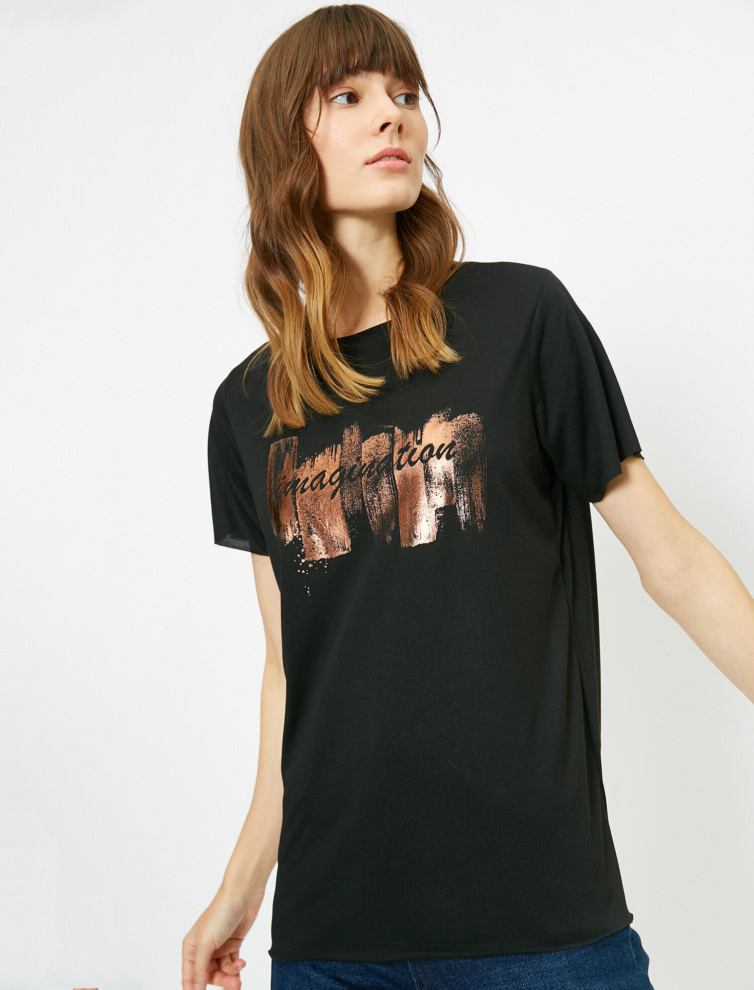   Parlak Baskı Detaylı Kısa Kollu Tişört