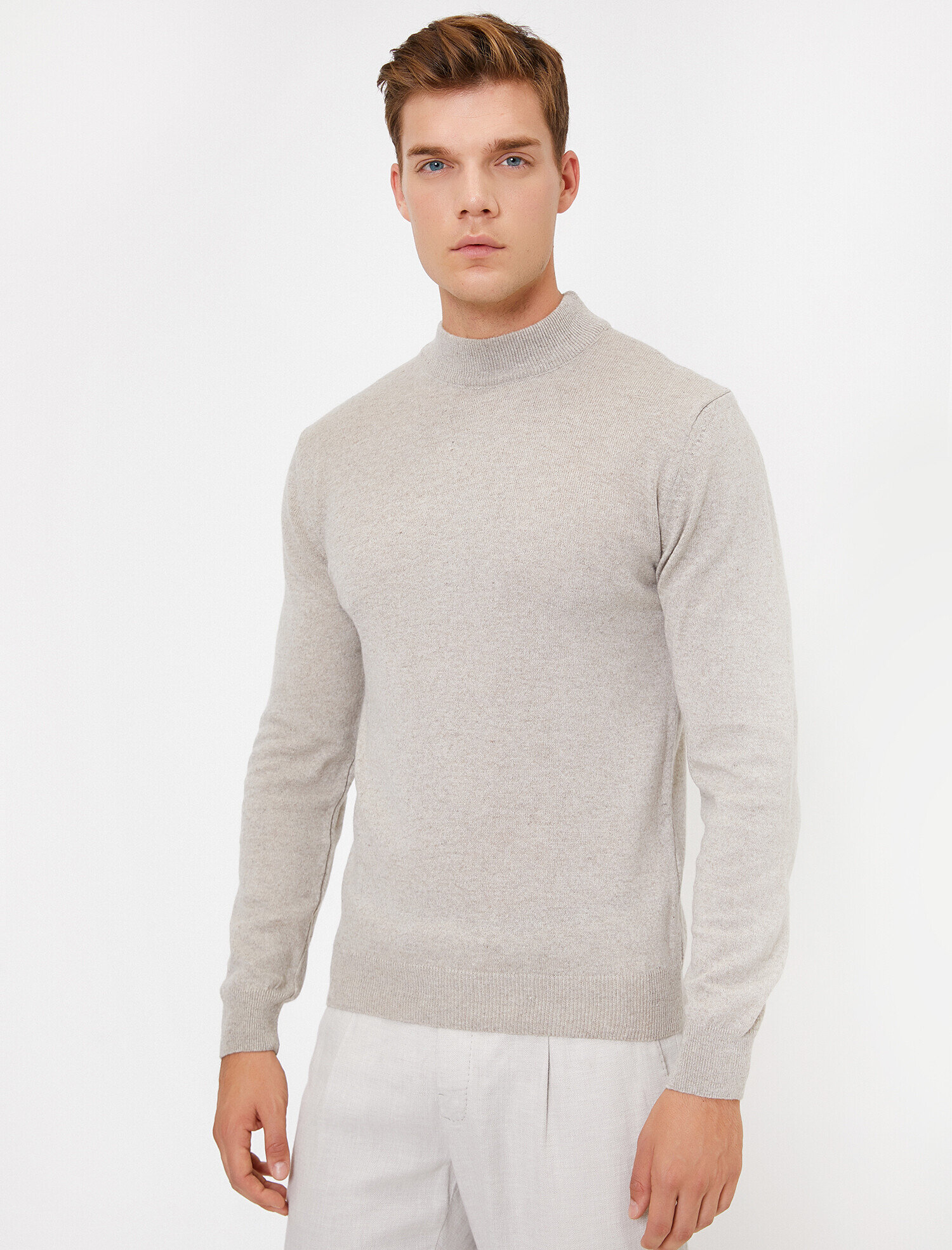   Yüksek Yaka Triko Kazak