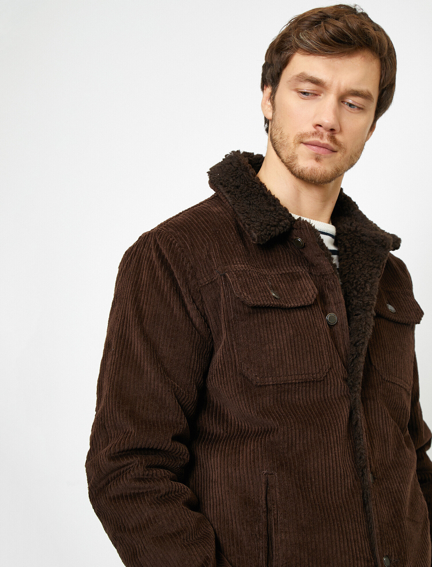 Yakası ve İçi Suni Kürklü Mont