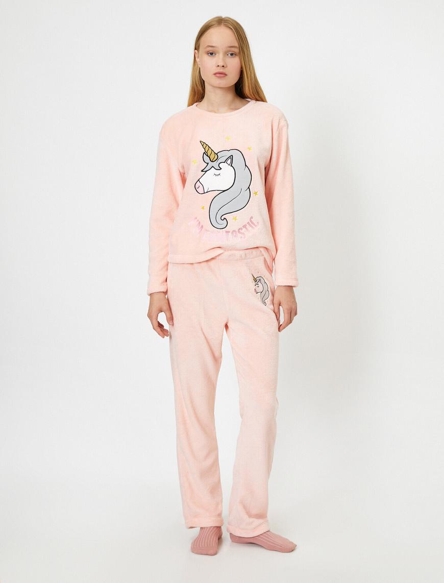   İşlemeli Pijama Seti