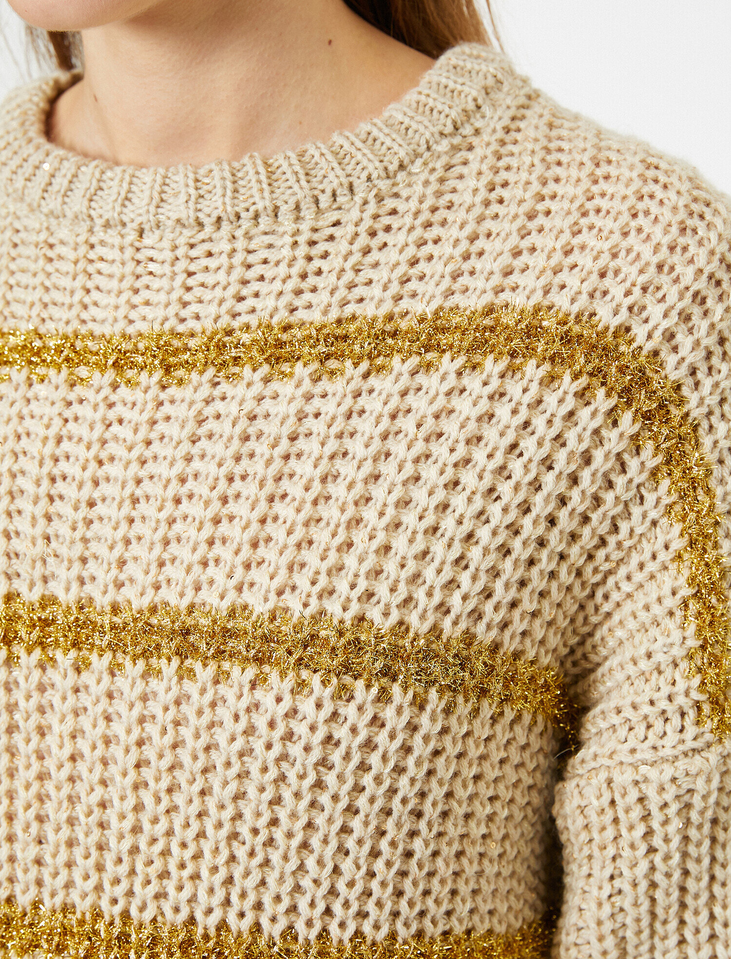   Sırt Detaylı Triko Kazak