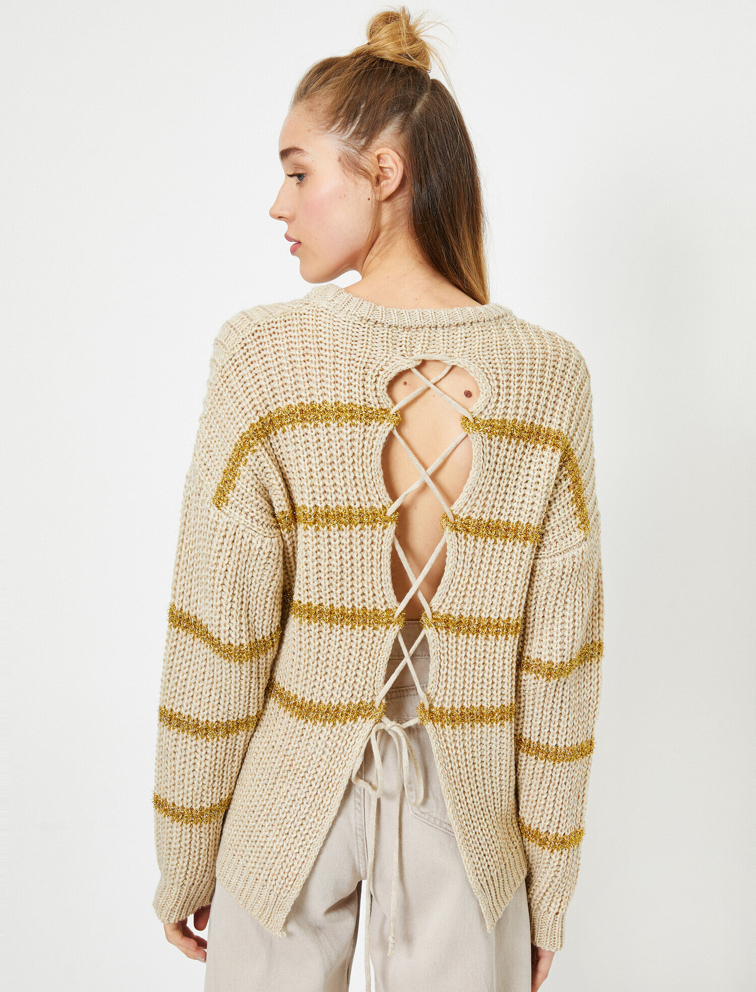   Sırt Detaylı Triko Kazak