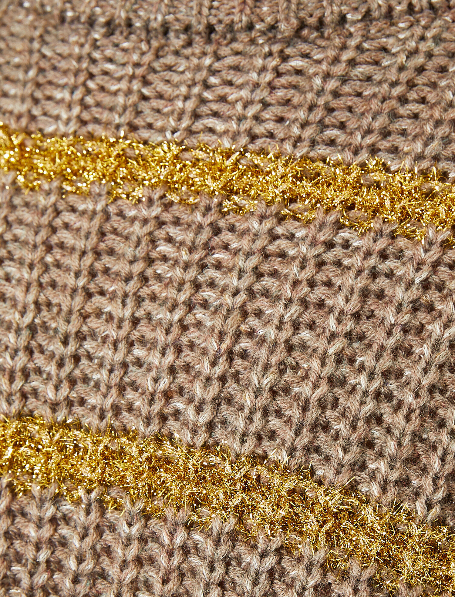   Sırt Detaylı Triko Kazak