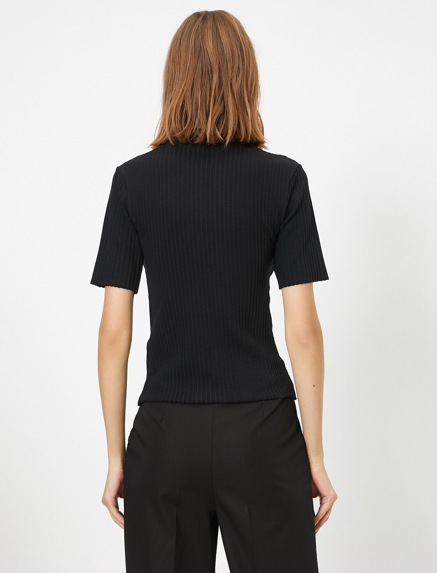   Düğme Detaylı Kısa Kollu Tişört