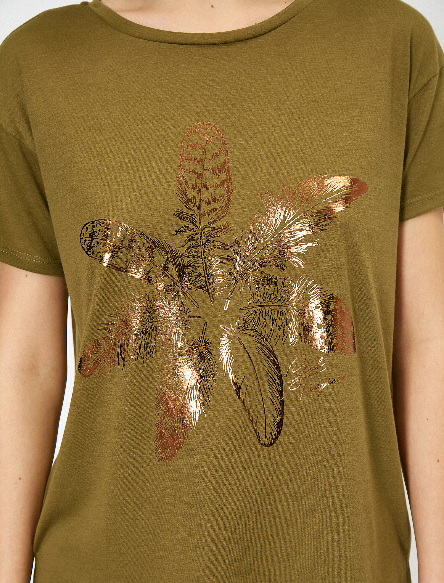   Parlak Baskı Detaylı Tişört