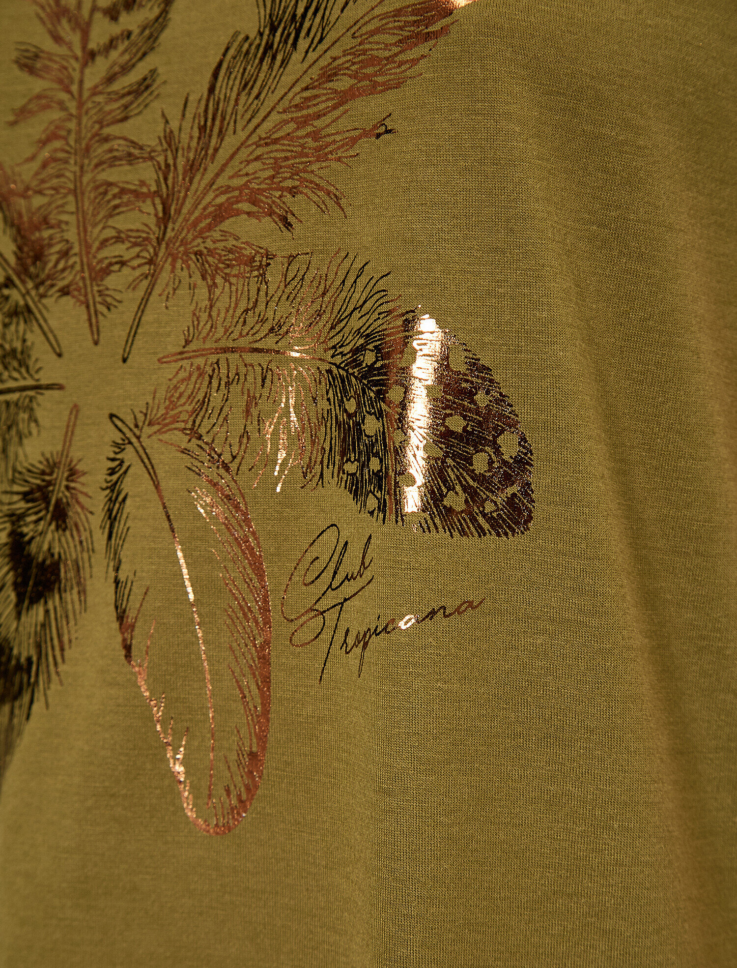   Parlak Baskı Detaylı Tişört