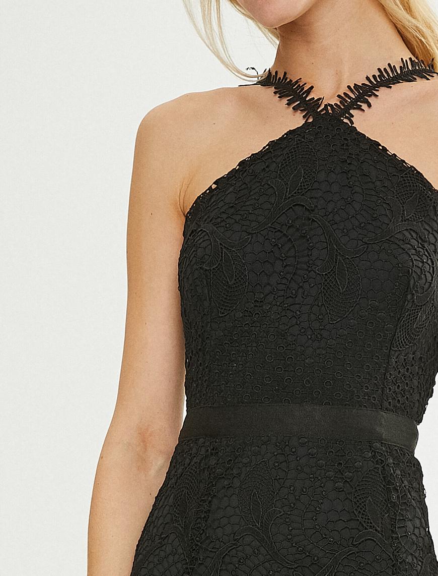   Zeynep Tosun For Koton Dantel Detaylı Maxi Elbise