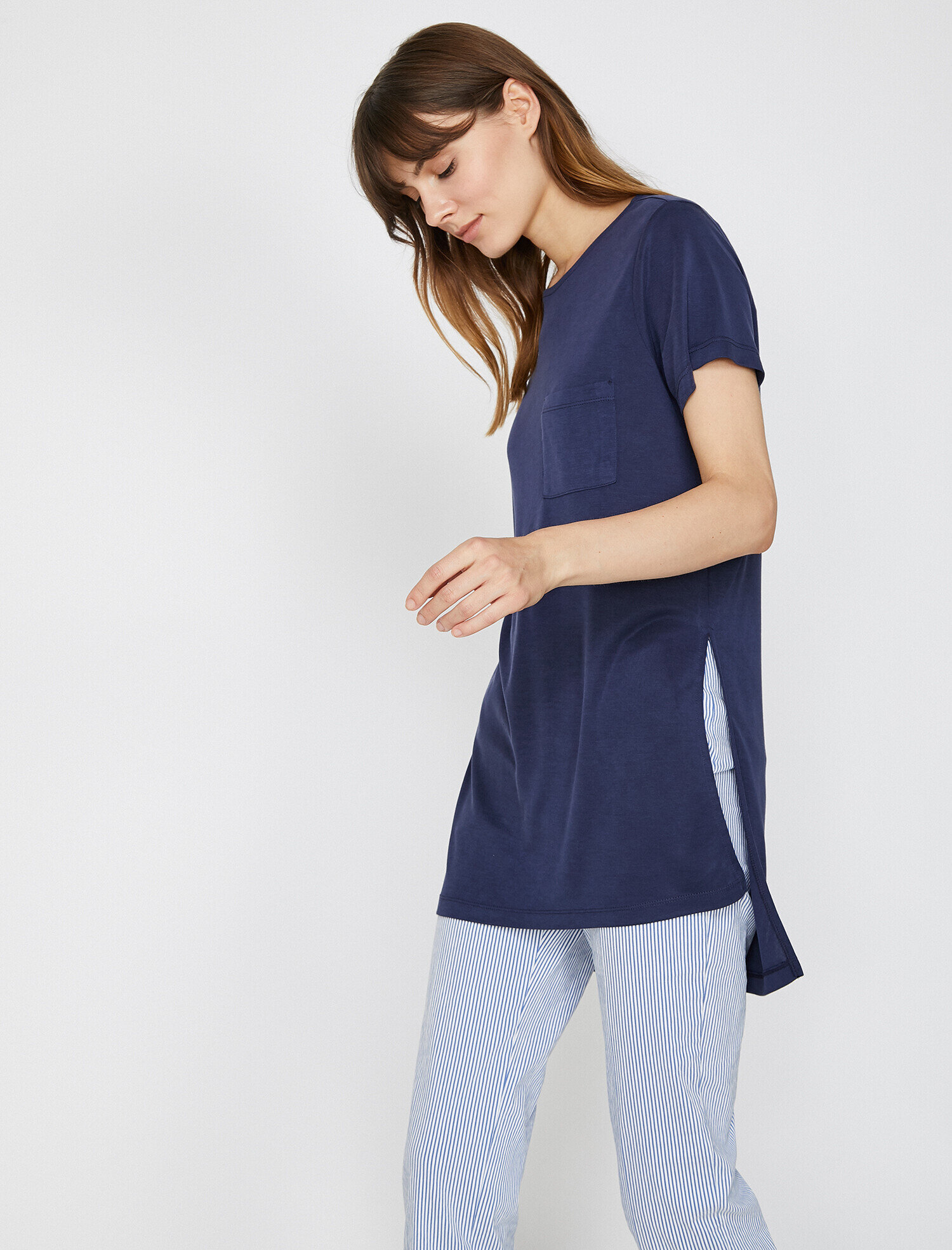   Cep Detaylı Tişört