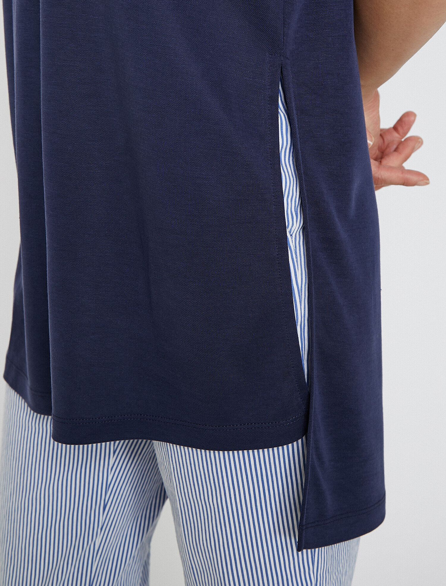   Cep Detaylı Tişört